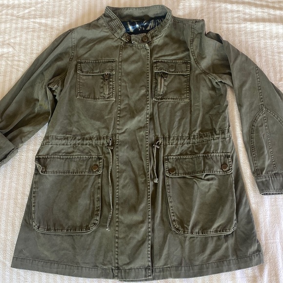 Steve Madden Jackets & Blazers - Steve Madden utility jacket army green EUC snap closure, waist cinch.  Large